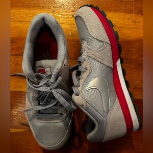 Nike MD Runner 2 grey and red